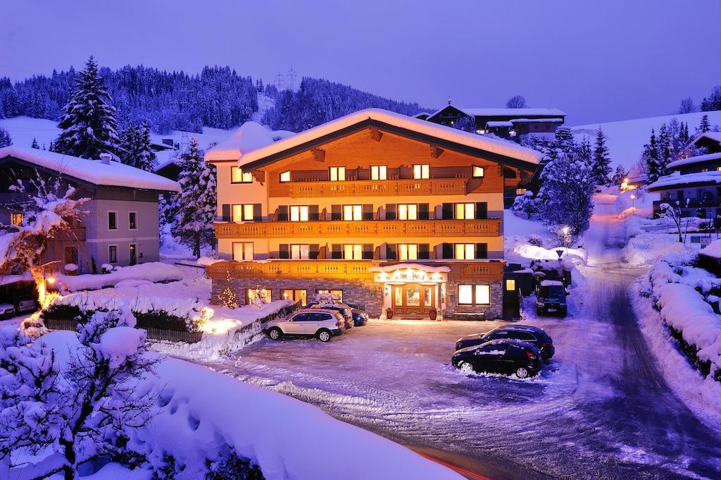 Hotel Garni Alpenland Altenmarkt im Pongau Esterno foto